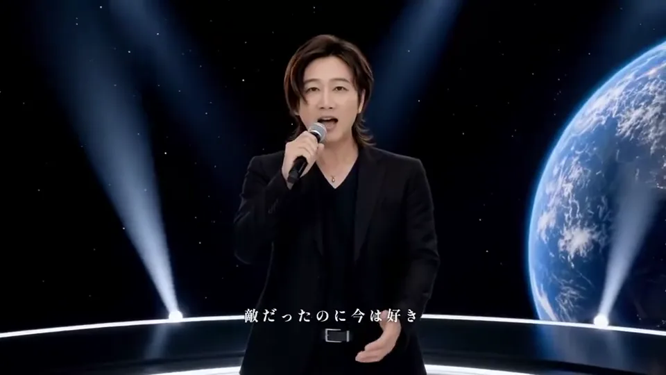 MVの頭の部分。曲の題名、宇宙から見た地球、夕日の田んぼ、街を歩く男女、地球を背に歌う人と場面が替わる。歌詞の字も出る